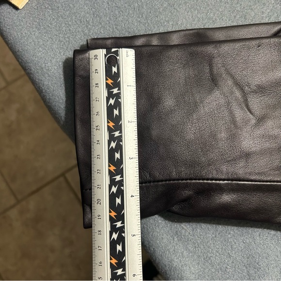 Suzanne Somers Black Leather Bomber Jacket - Picture 8 of 9